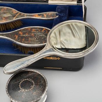 A set of five pcs silver and tortoise-shell vanity set Birmingham 1920's.