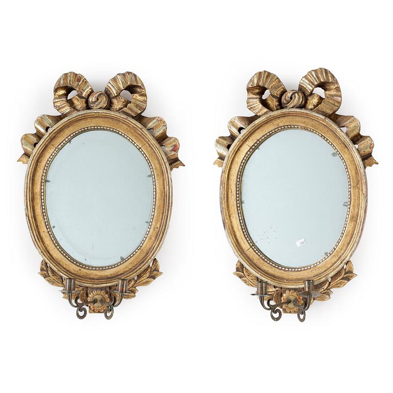 SPEGELLAMPETTER, ett par, gustaviansk stil, 1900-talets andra hälft.