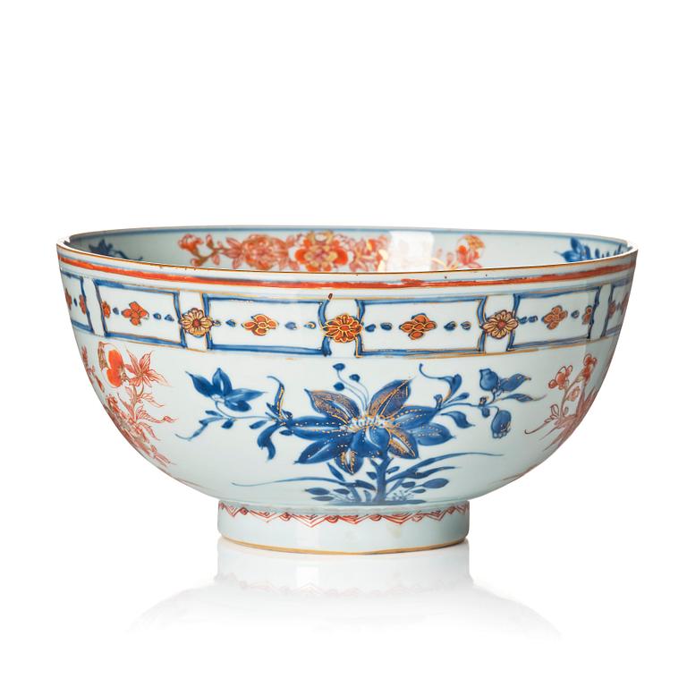 An imari bowl, Qing dynasty, Kangxi (1662-1722.