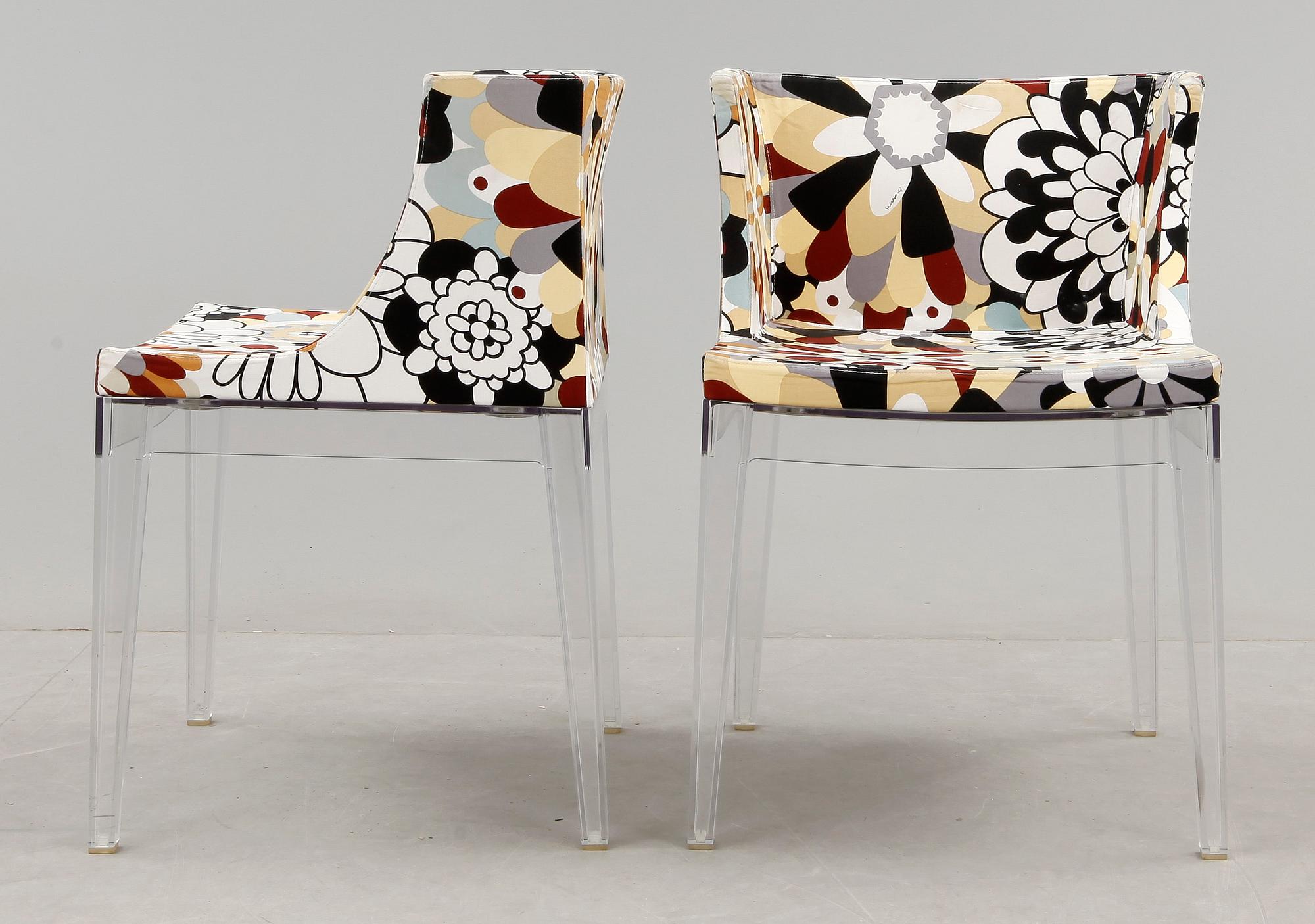 KARMSTOLAR, ett par, "Medemoiselle", Philippe Starck för Kartell.