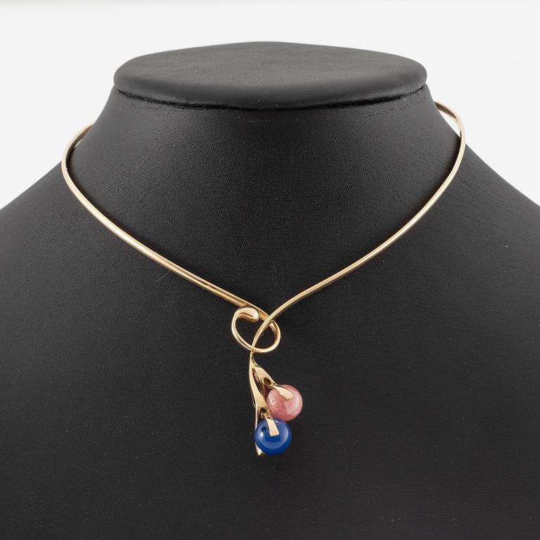 Necklace 14K gold with fourteen loose interchangeable beads.