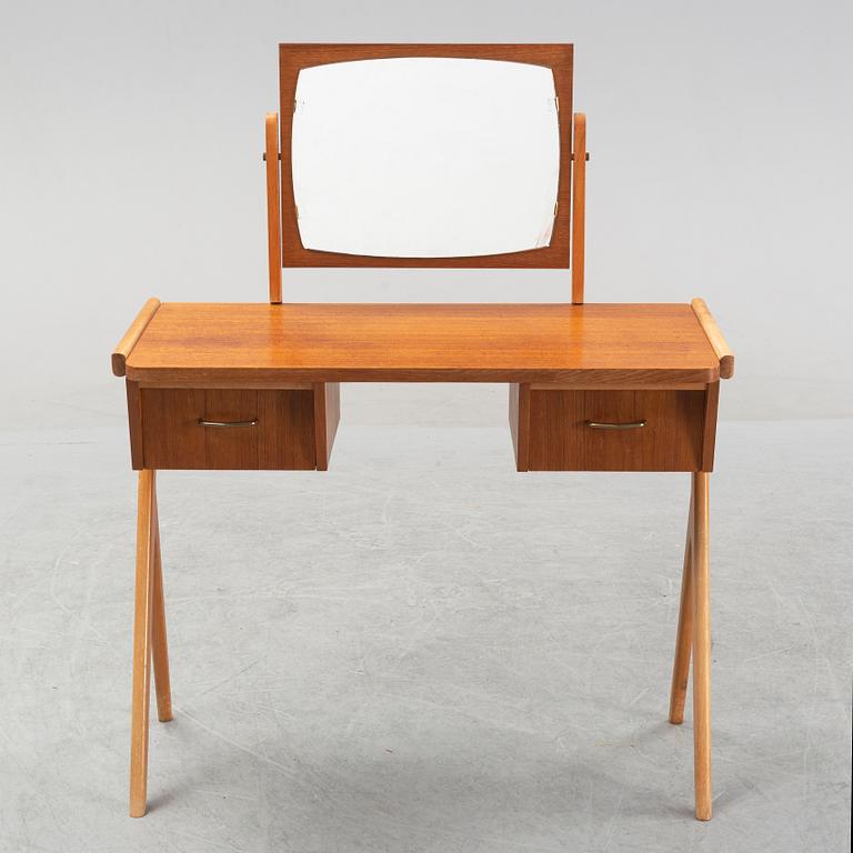 A teak dressing table, Scandinavia, 1950/60s.