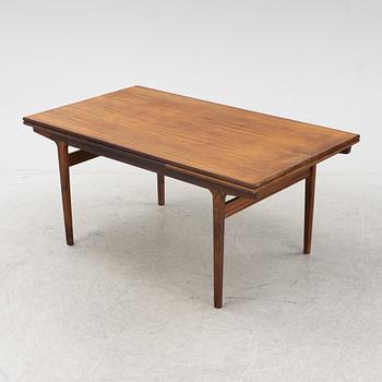 Henning Kjaernulf, a rosewood-veneered dining table from Vejle stole- og Mobelfabrik, Denmark, 1960's.