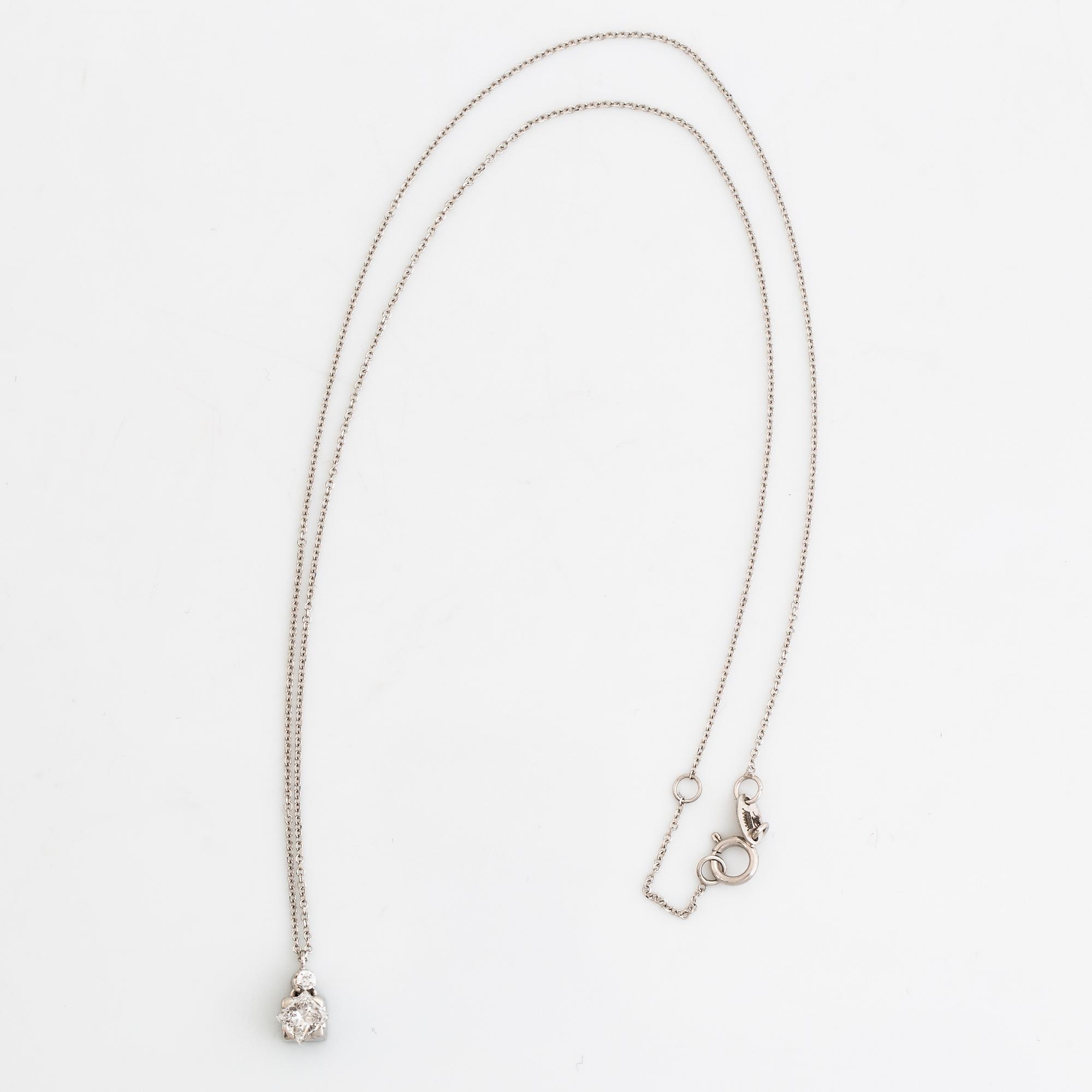 Princess and brilliant cut diamond necklace.