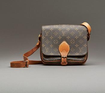 VÄSKA, "Cartouchiere", Louis Vuitton.