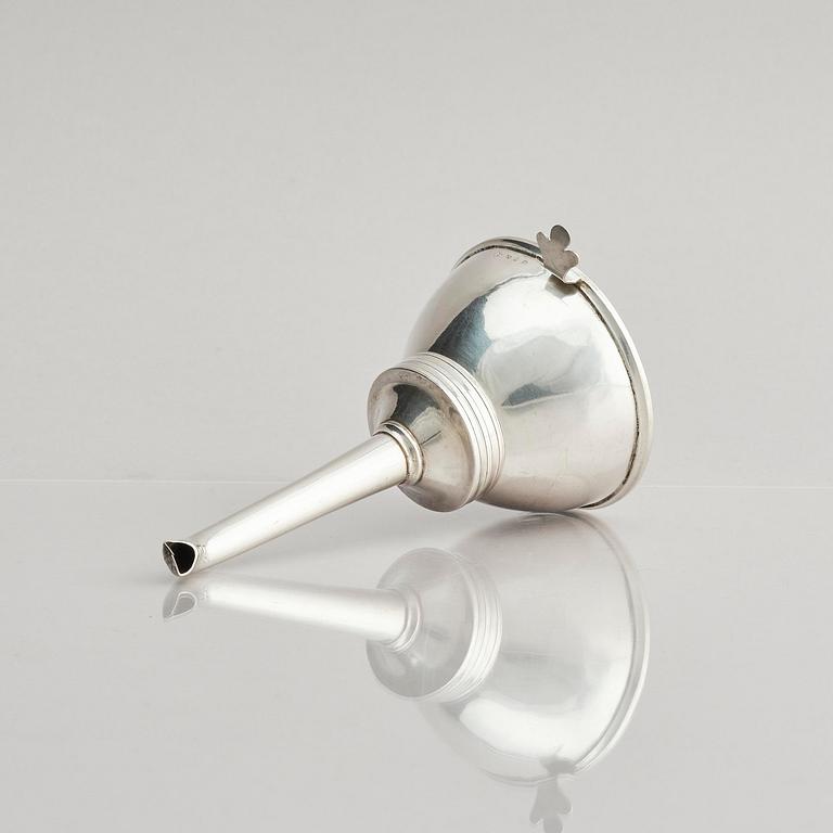 A Swedish early 19th century silver wine funnel, marks of Pehr Zethelius, Stockholm 1807.