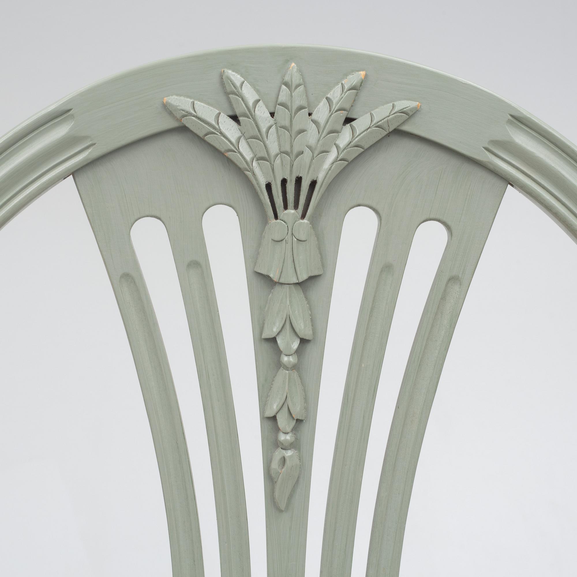 Dining table, with 2 armchairs and 6 chairs, Gustavian style, late 20th century.