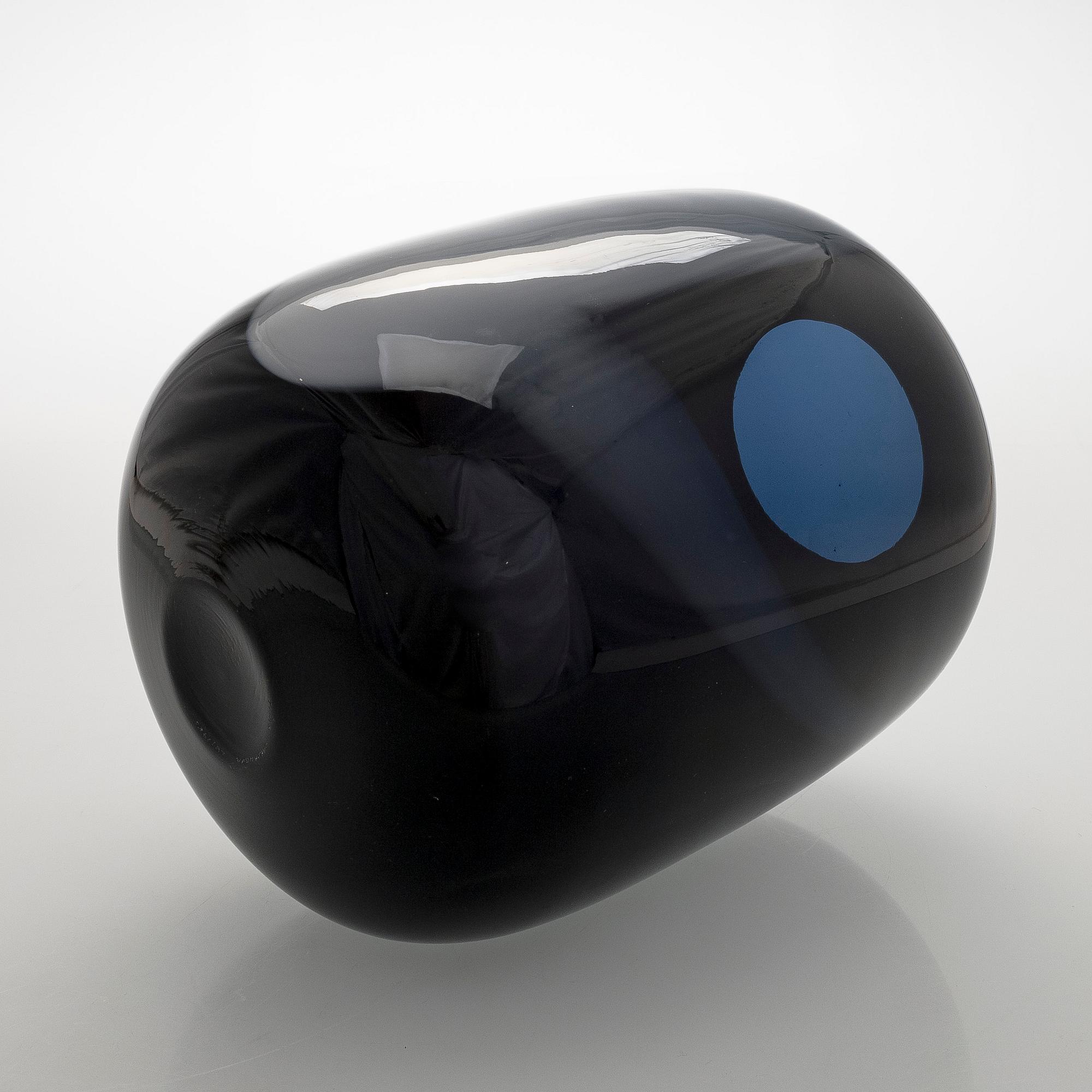 Timo Sarpaneva, an art object 'Blues' signed Timo Sarpaneva 68 / 1985.