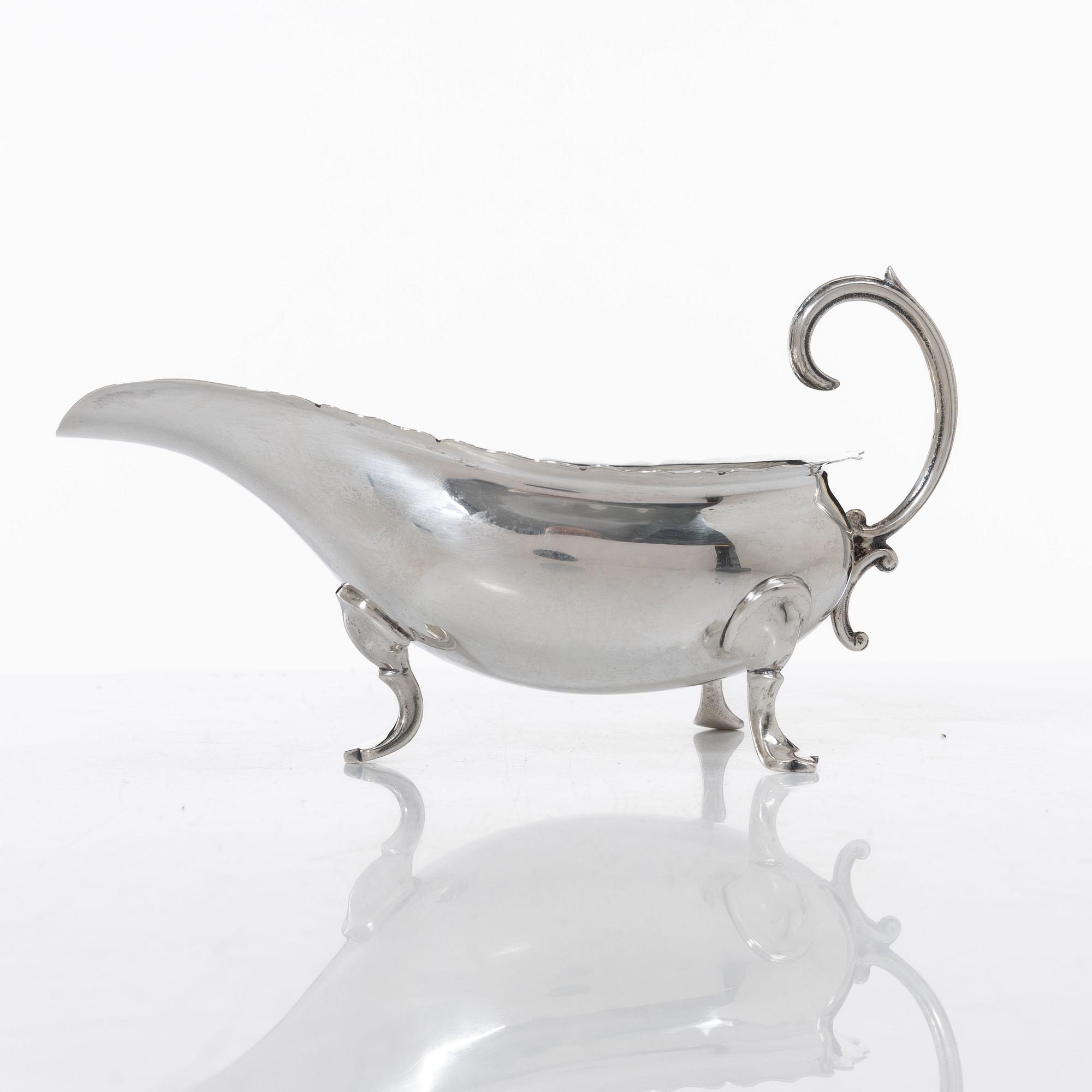 William Hutton & Sons Ltd, cream jug, silver, Birmingham, England 1901.