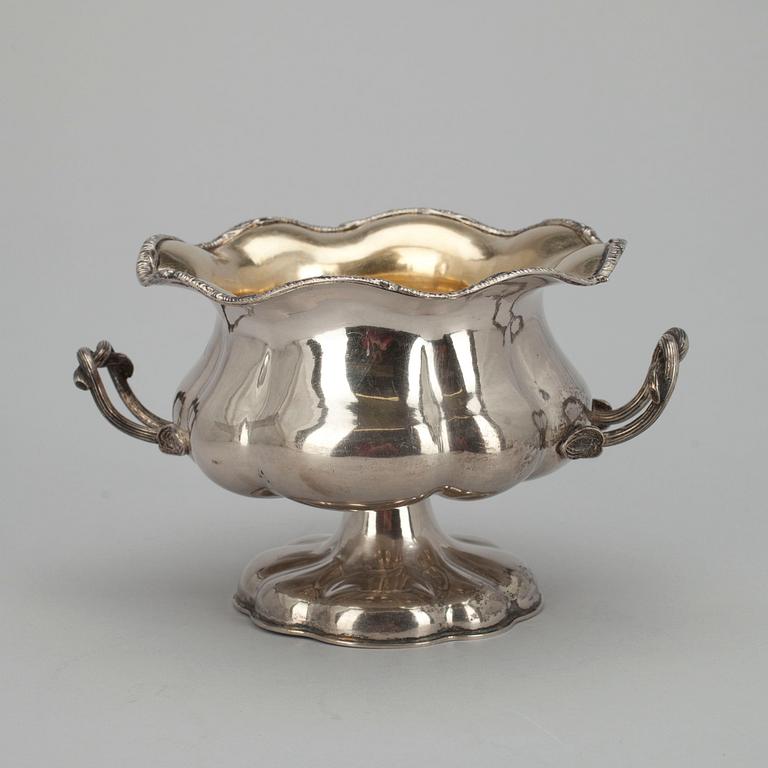 SOCKERSKÅL, silver 13L. Gustav Adolf Strömbäck, Helsingfors 1863. Vikt 322 g.