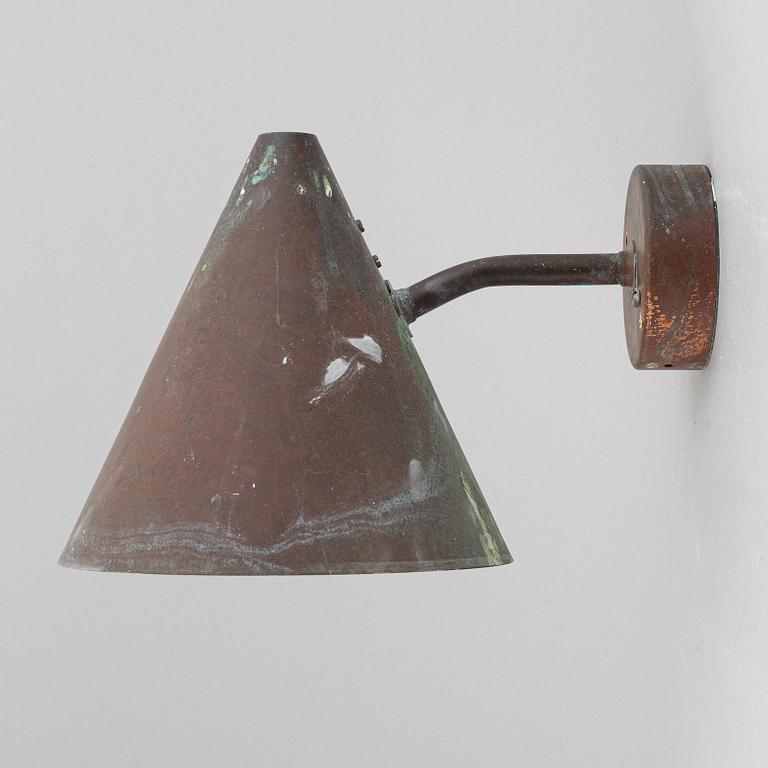 Hans-Agne Jakobsson, vägglampa, "Tratten", Markaryd, 1960-tal.