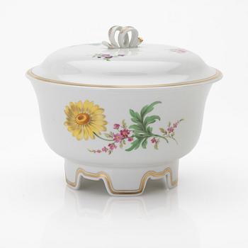 Meissen, Chamber pot, porcelain, 20th century.