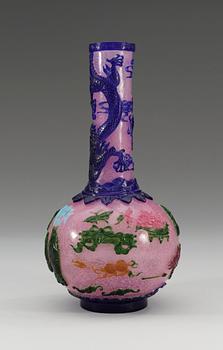 A Peking glass vase, 20th Century, with Qianlong seal mark.
