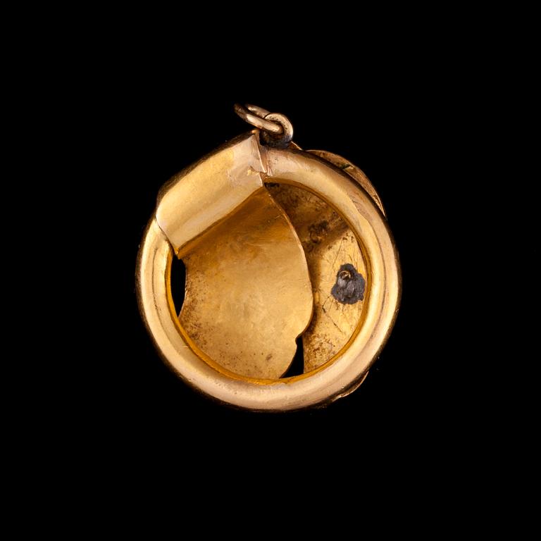 HÄNGE, 14K guld, emalj. Vikt ca 6,3 g.