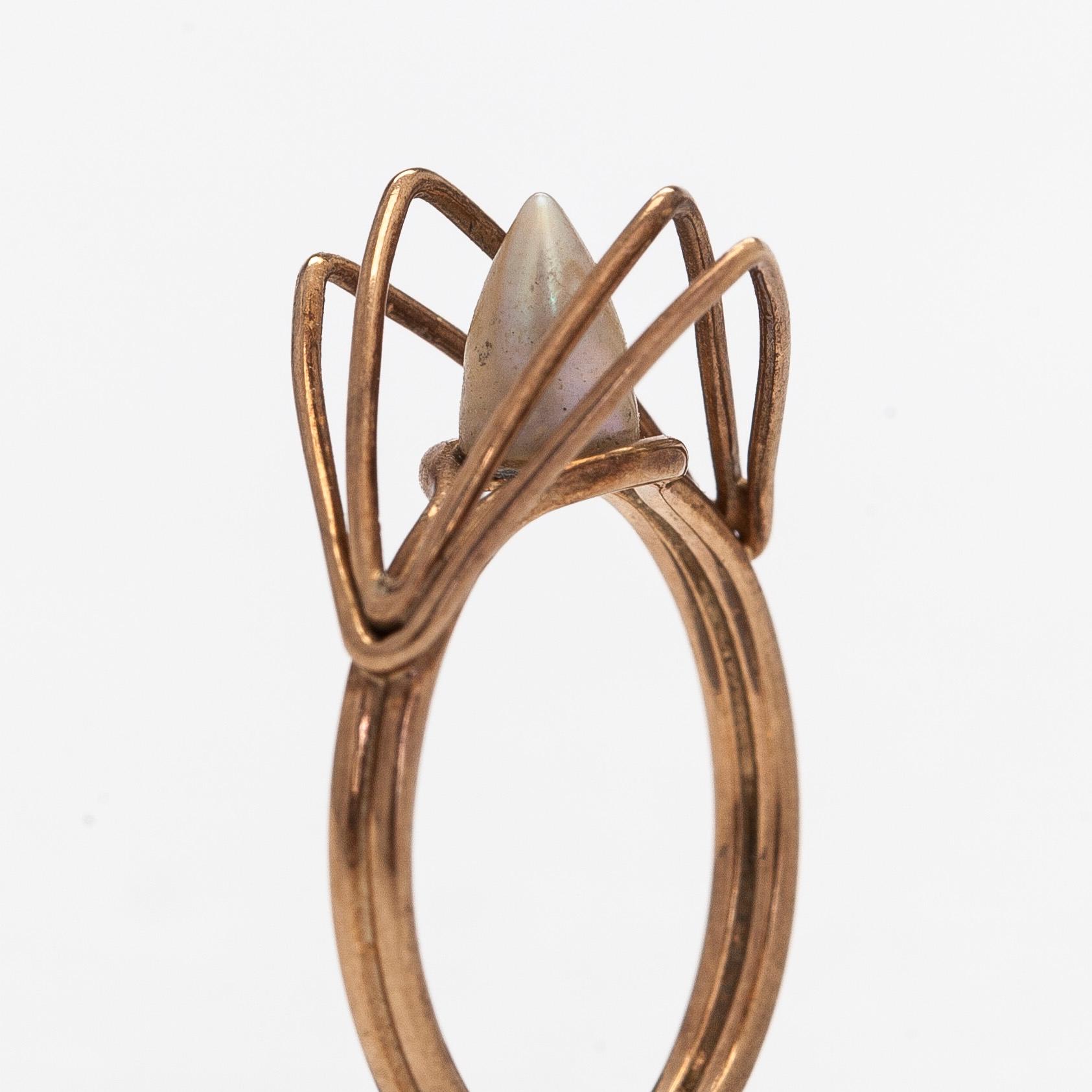 Ring, odlad pärla, 14K guld.