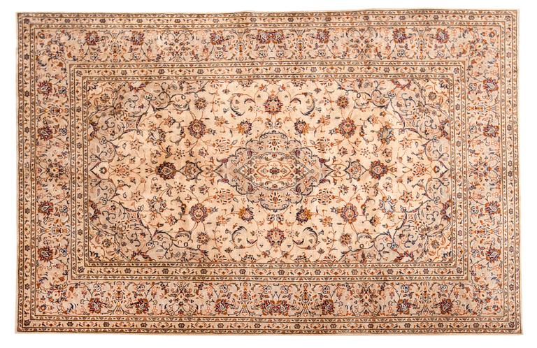 NAIN CARPET, 198x300 cm.