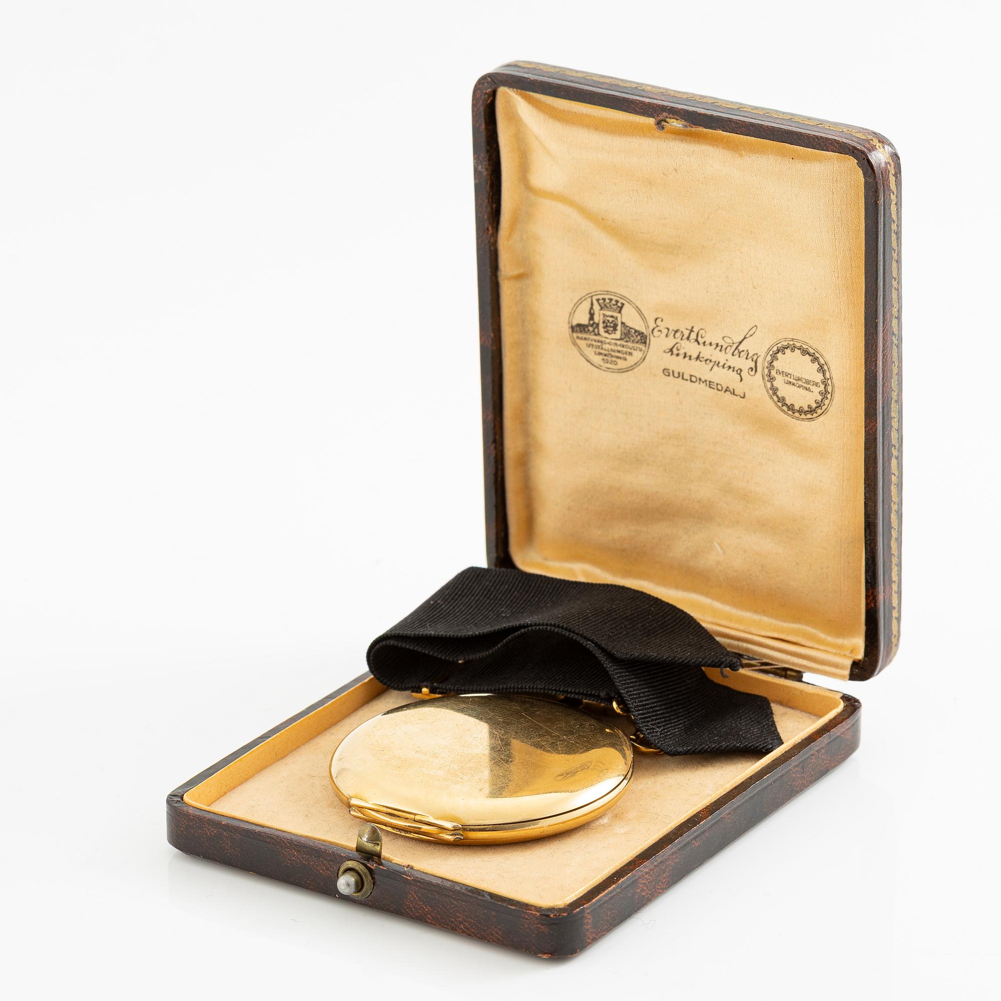 Alex Hüning, pocket watch, hunter, 18K gold, with Chatelaine, 50 mm.