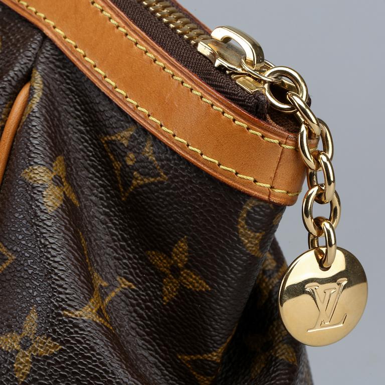 LOUIS VUITTON,