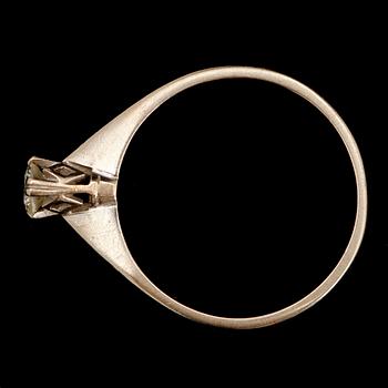 RING, 18 k vitguld, med solitär briljant 0.27 ct, svenska stämplar ÖRN 1978.