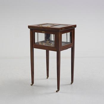 CIGARRSKÅP, 1900-talets mitt.