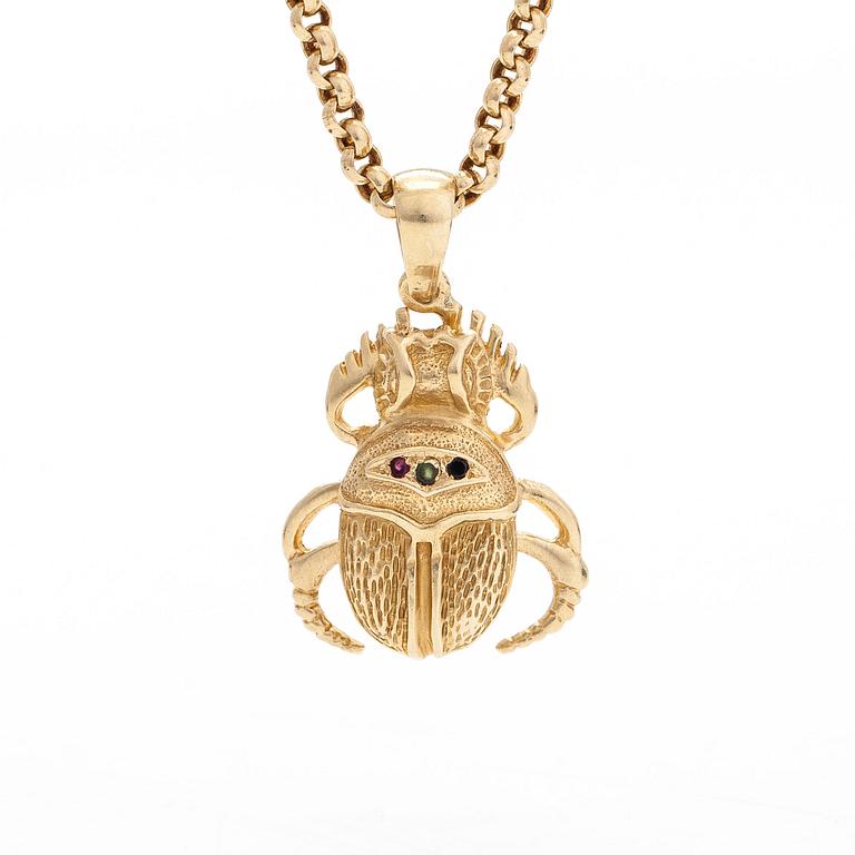 Necklace in 14K gold, with a pendant in the shape of a scarab.