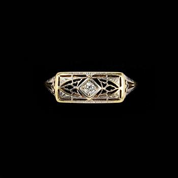 RING, 14k guld med gammalslipad diamant, ca 0.14 ct. Vikt 2 g.