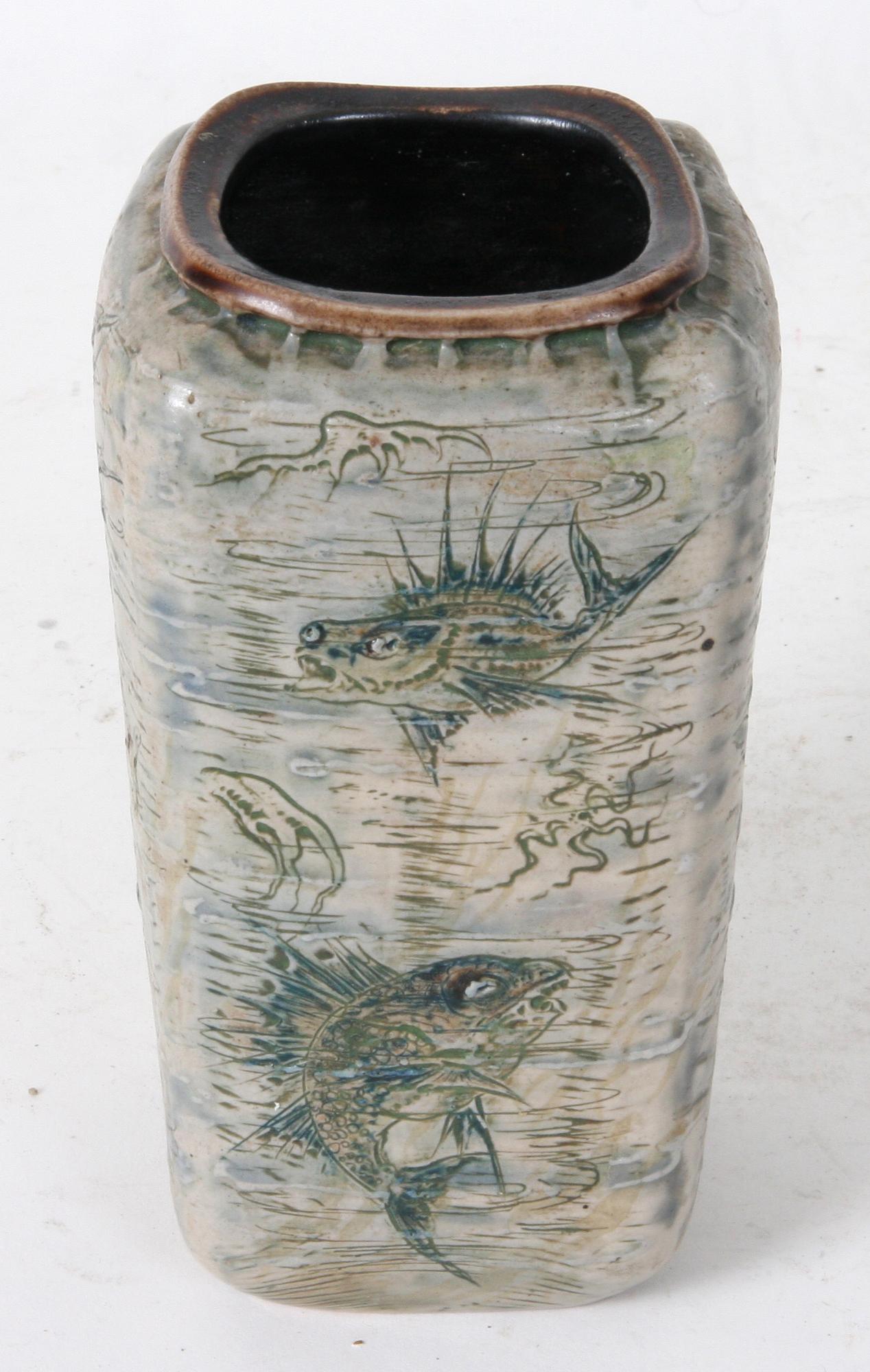 VAS, stengods, Martin Brothers, sign.