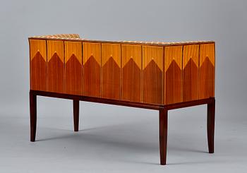 Eliel Saarinen, A FIVE PIECE SET OF FURNITURE.