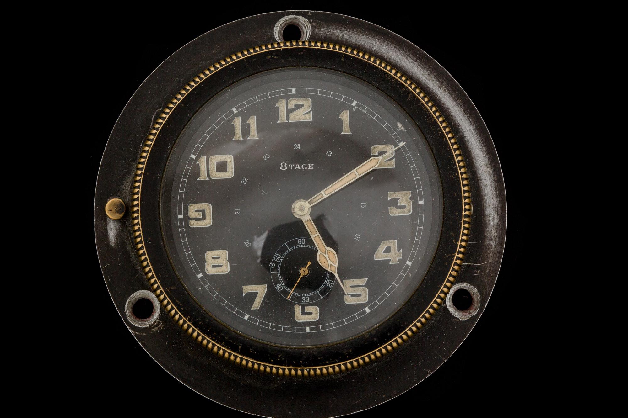 BILKLOCKA/UR, 8tage. 1900-talets första hälft/mitt.
