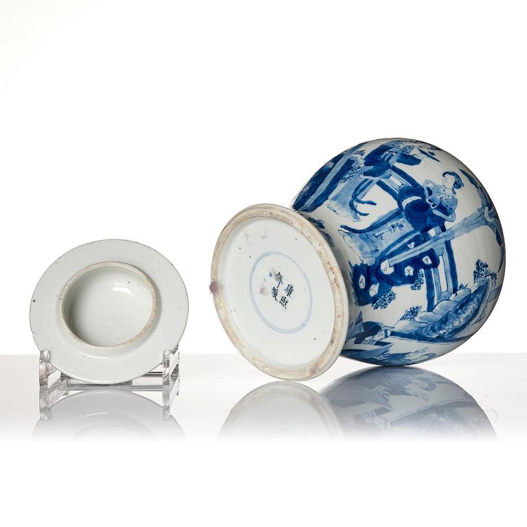 A blue and white jar, Qing dynasty, 19th century.