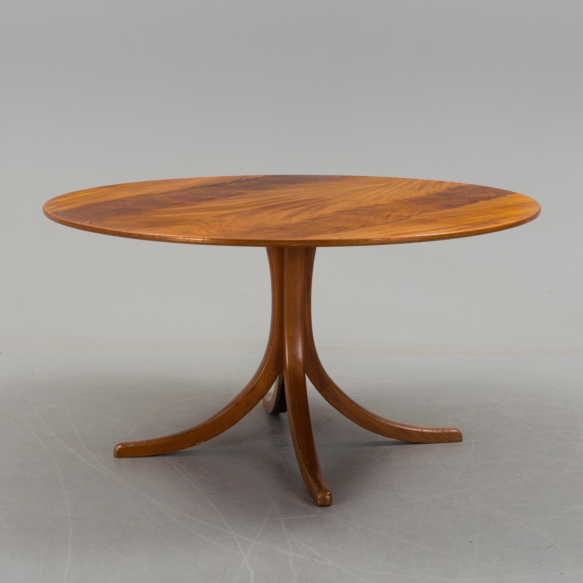 JOSEF FRANK, dining table, model 1020. Firma Svenskt Tenn. Second half of the 20th century.