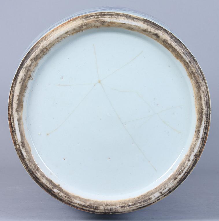 GOLVURNA, porslin, Kina, 1800-tal.