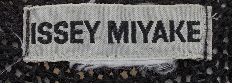 VÄST, Issey Miyake.