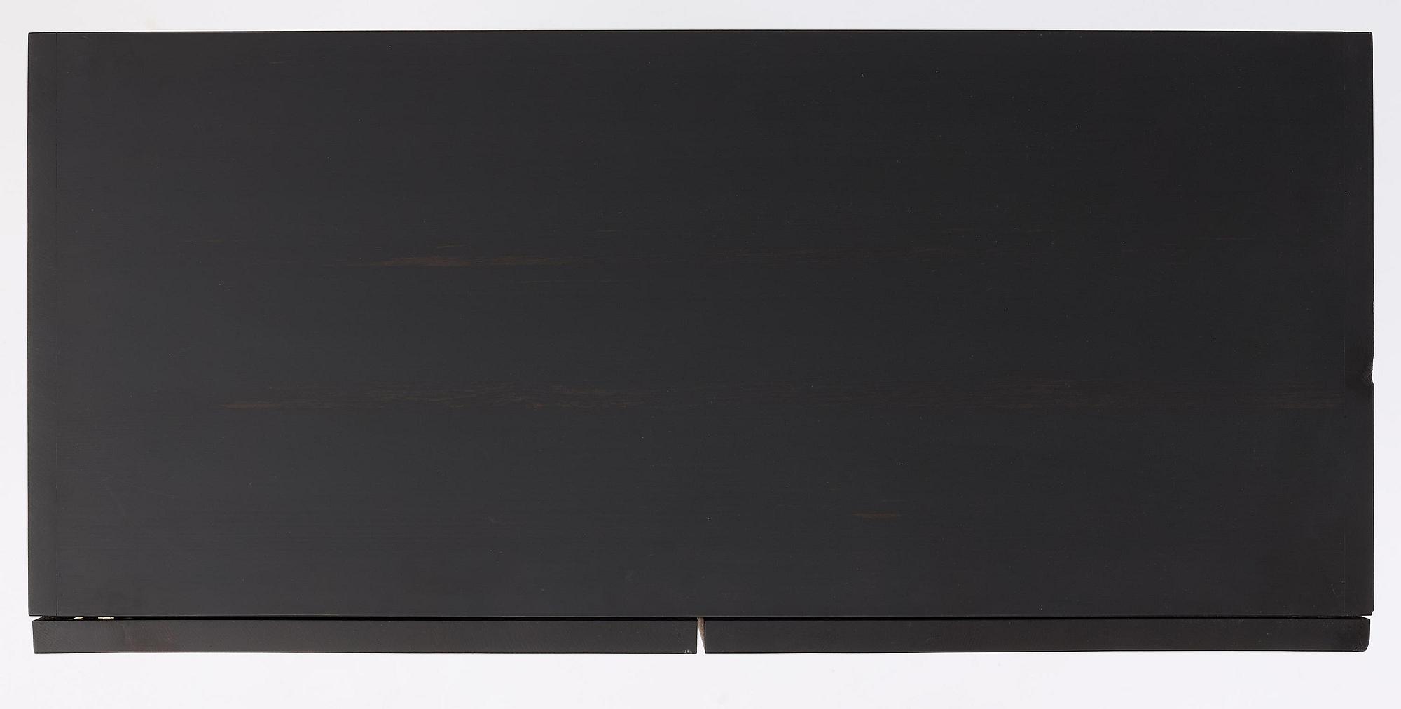 Mathieu Gustafsson, skåp, prototyp, "Tecknaren", utfört av snickarmästarna Markus Karlbom & Hannu Hietamäki, Burhult, 2024.