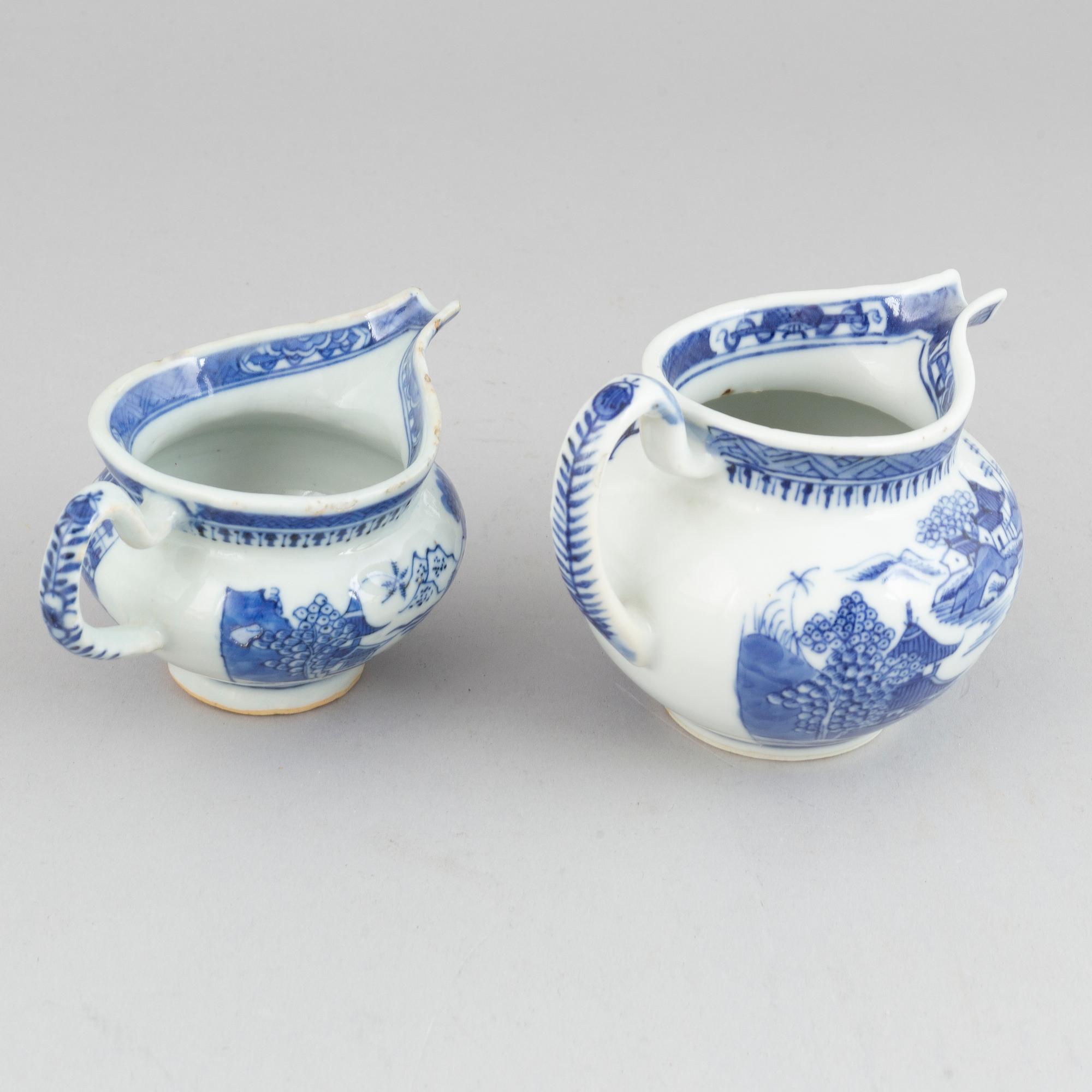 A group of Chinese porcelain, Qing dynasty, Qianlong (1736-1795), Jiaqing (1736-1820) and 19th/20th century, (9 pcs).