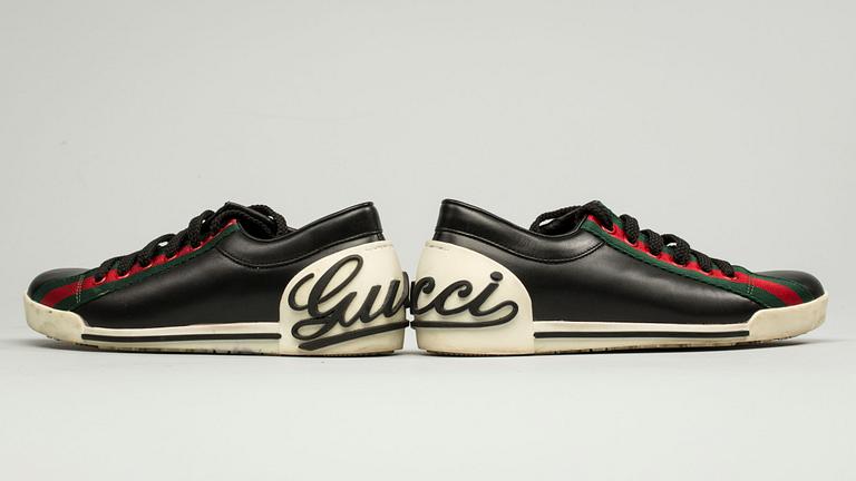 SKOR, Gucci.