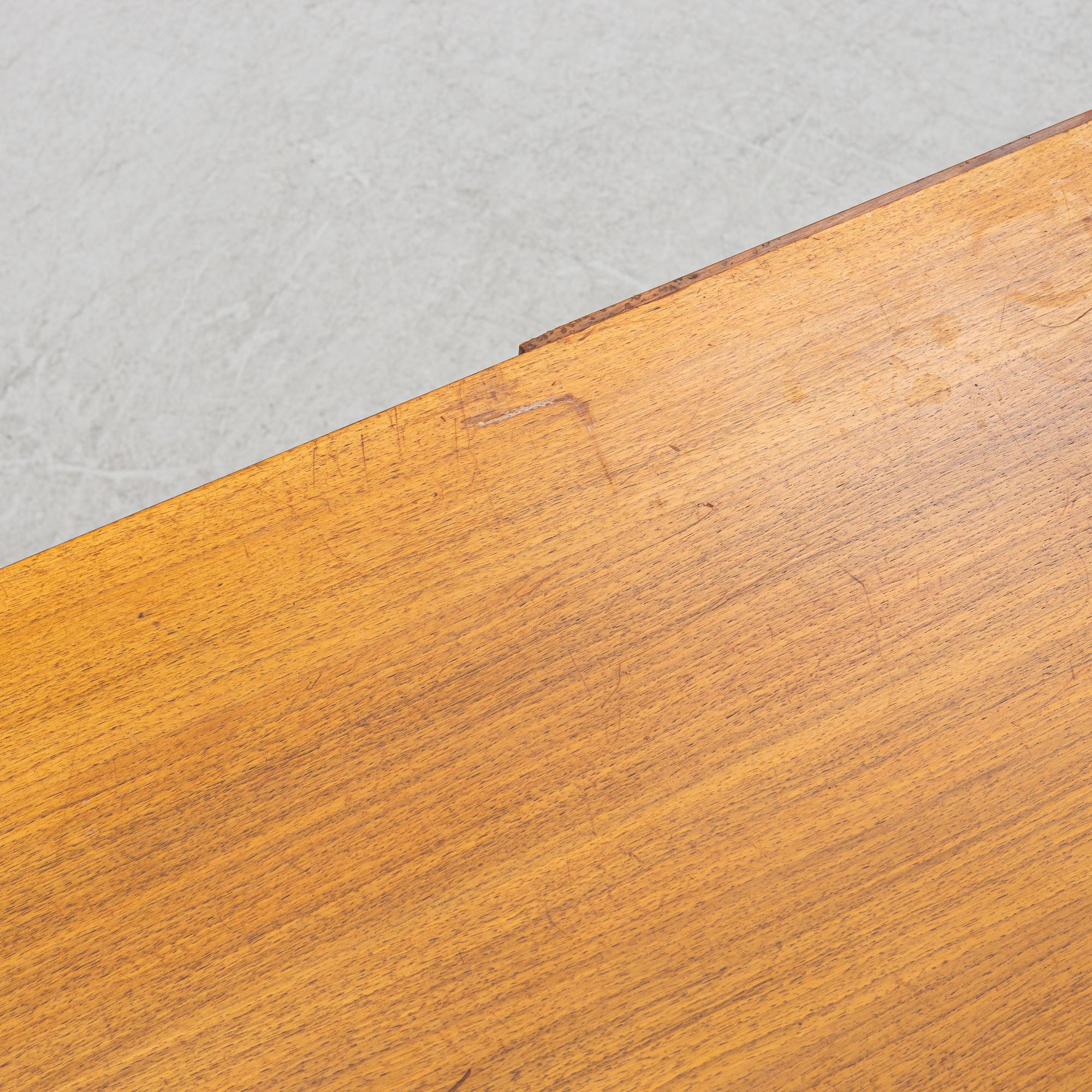 Sideboard, 1900-talets mitt.