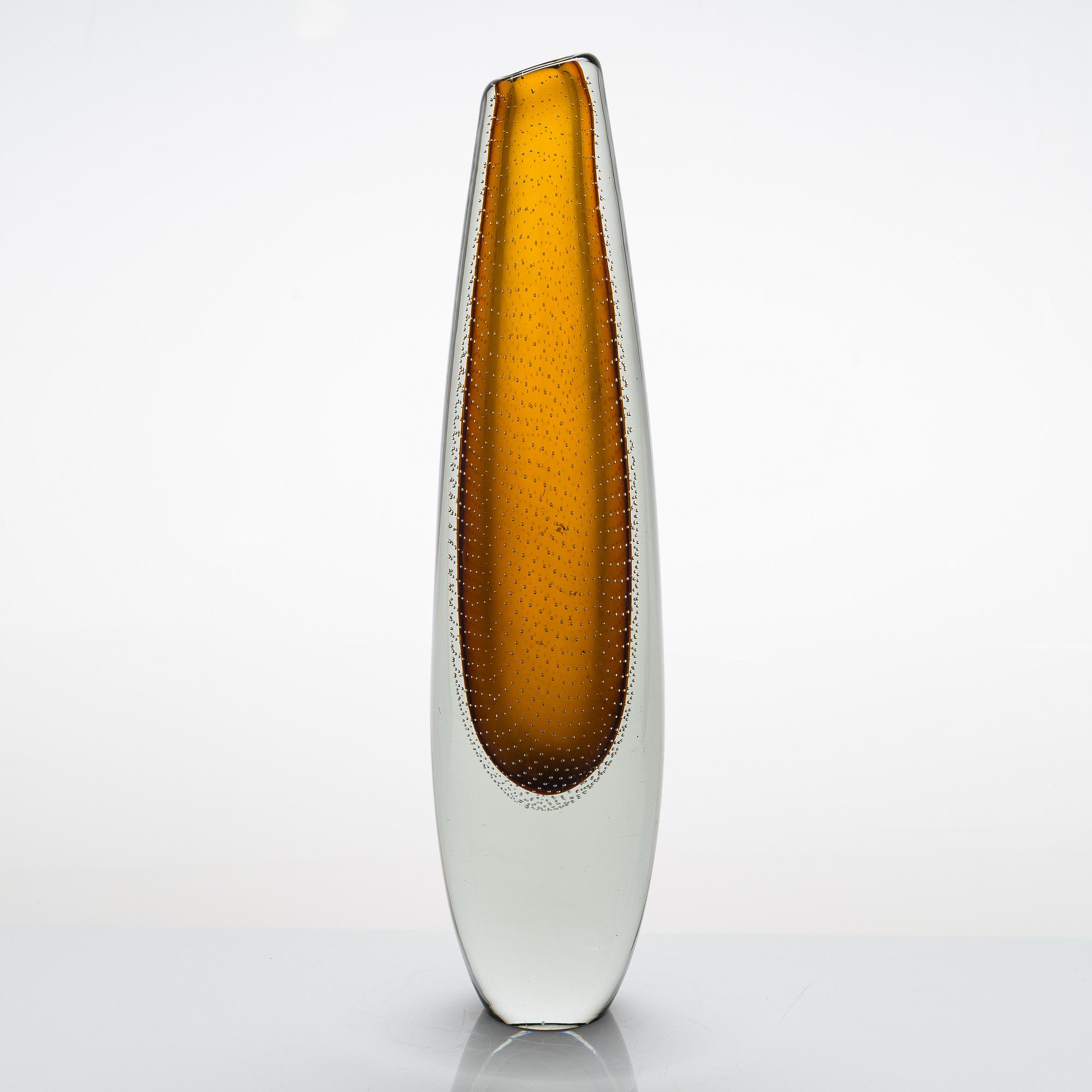 Gunnel Nyman, a vase signed G. Nyman Nuutajärvi Notsjö -54.