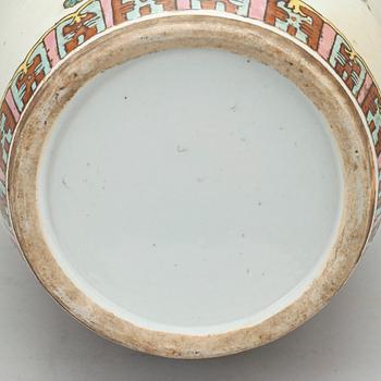 VAS, porslin, Kina, sent 1800-tal.
