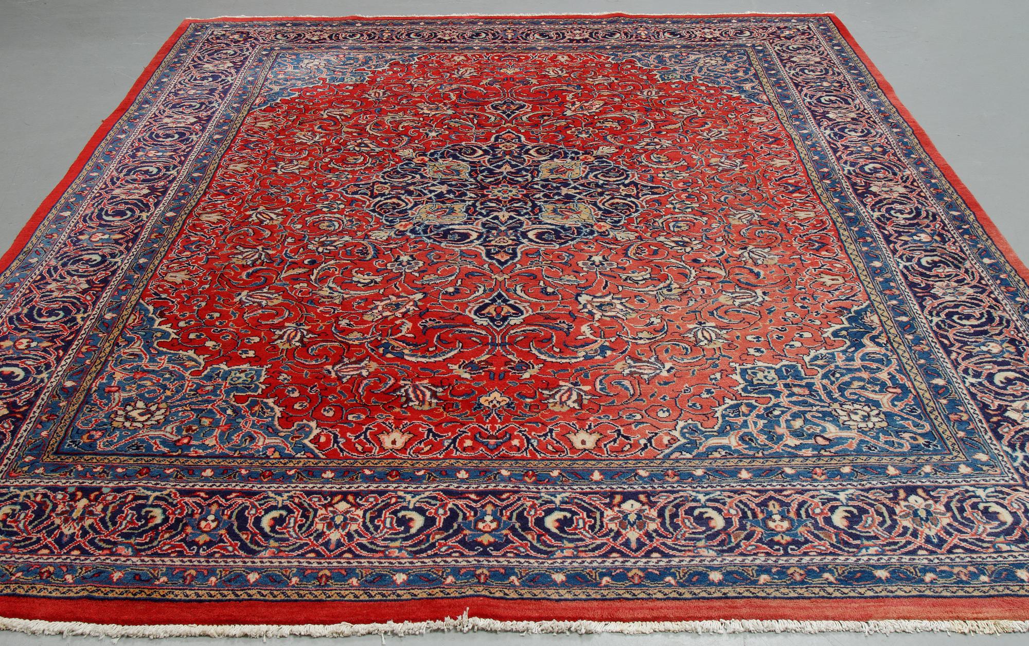 Matta, Sarouk/Mahal, ca 397 x 288 cm.