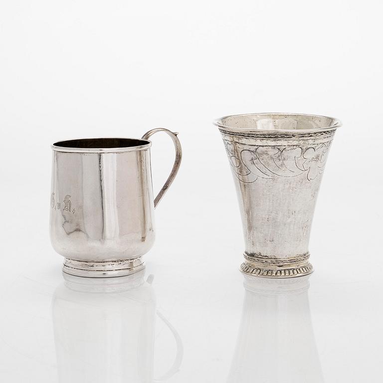 Bägare, 2 st, silver, Daniel Lundström, Stockholm 1765 och  ET, Ekenäs, Finland 1883.