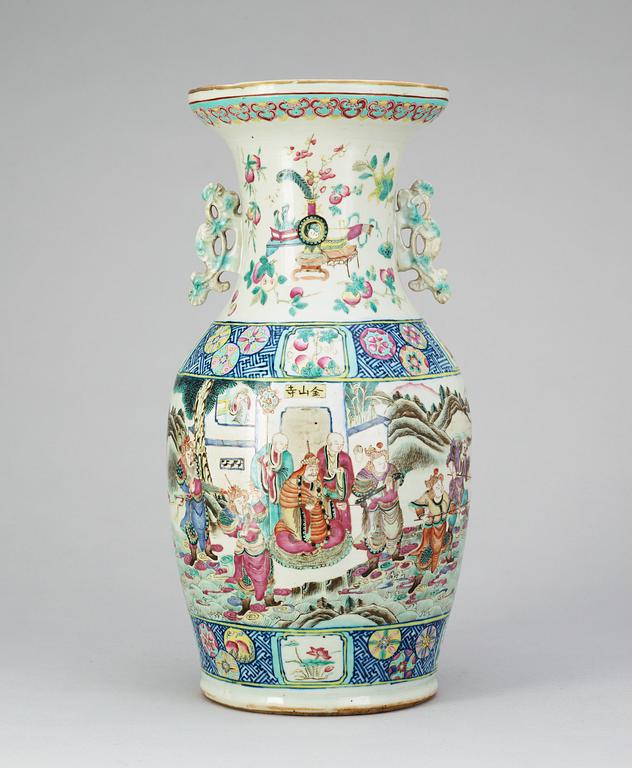 A chines porcelaine vas, late Qing dynasty (1644-1914).