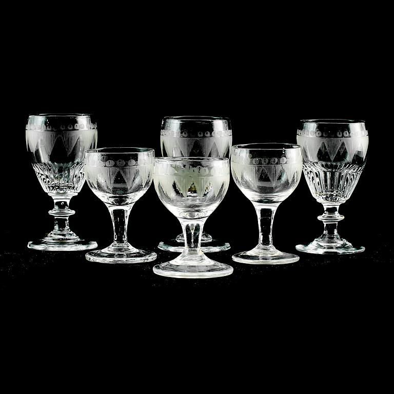 STARKVIN- OCH SHERRYGLAS, 16 st (11+5), 1800-talets mitt.
