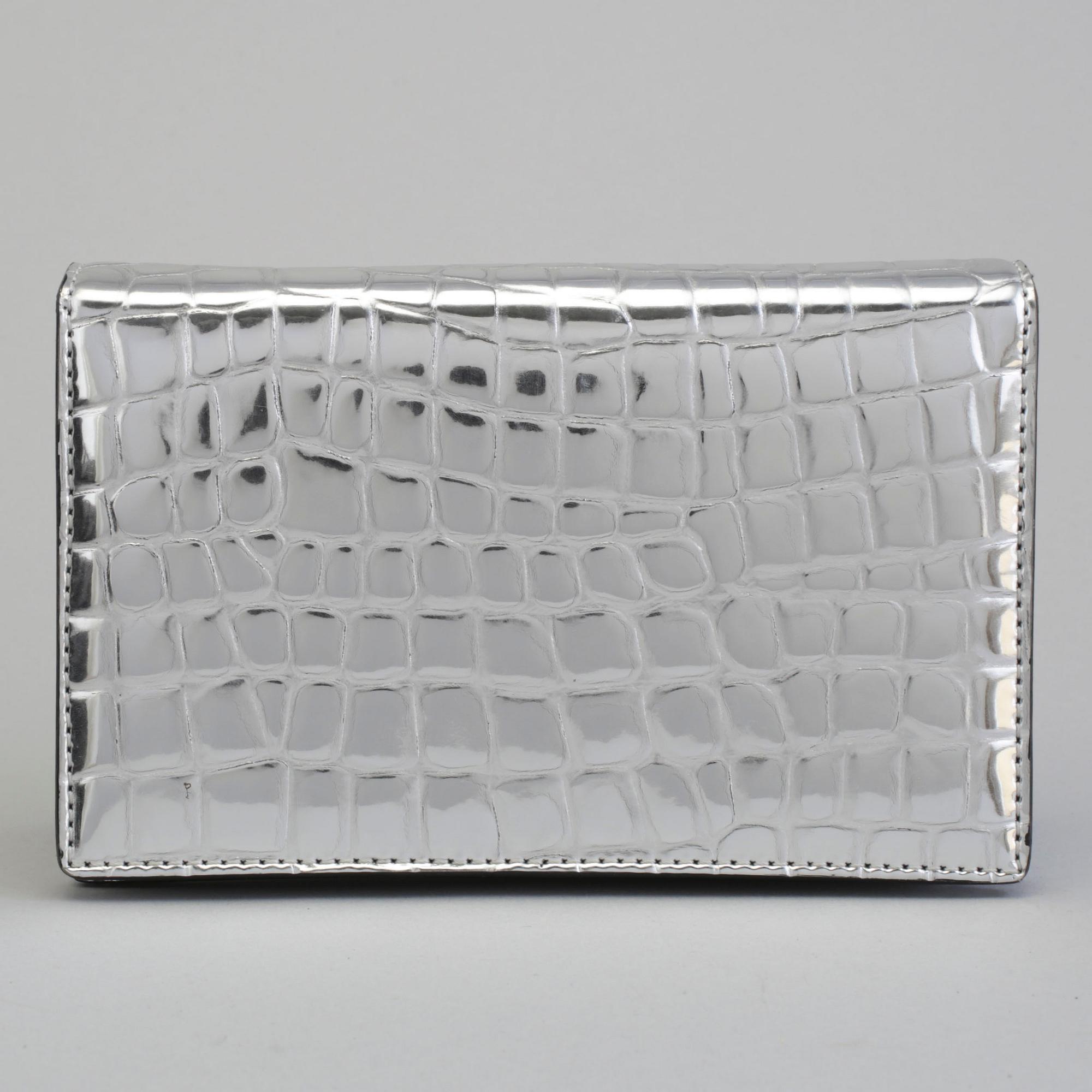 A bag by Stella Mc Cartney.