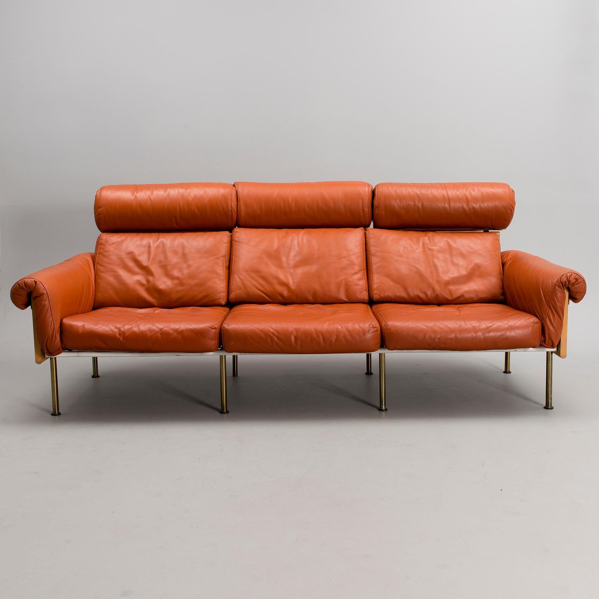 YRJÖ KUKKAPURO "ATELJEE" SOFA AND EASY CHAIR, manufactured by Haimi 1970's. Designed 1963.