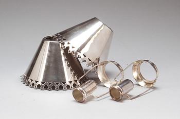 LJUSSKÄRMAR, ett par. Pläter, England.