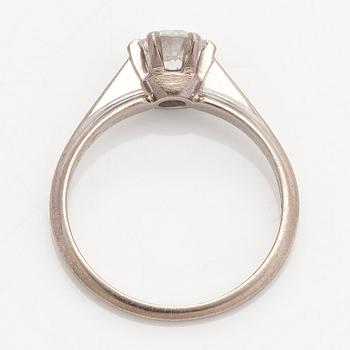 Ring, 18K vitguld med en briljantslipad diamant circa 0,62 ct, Kultakeskus 1988.