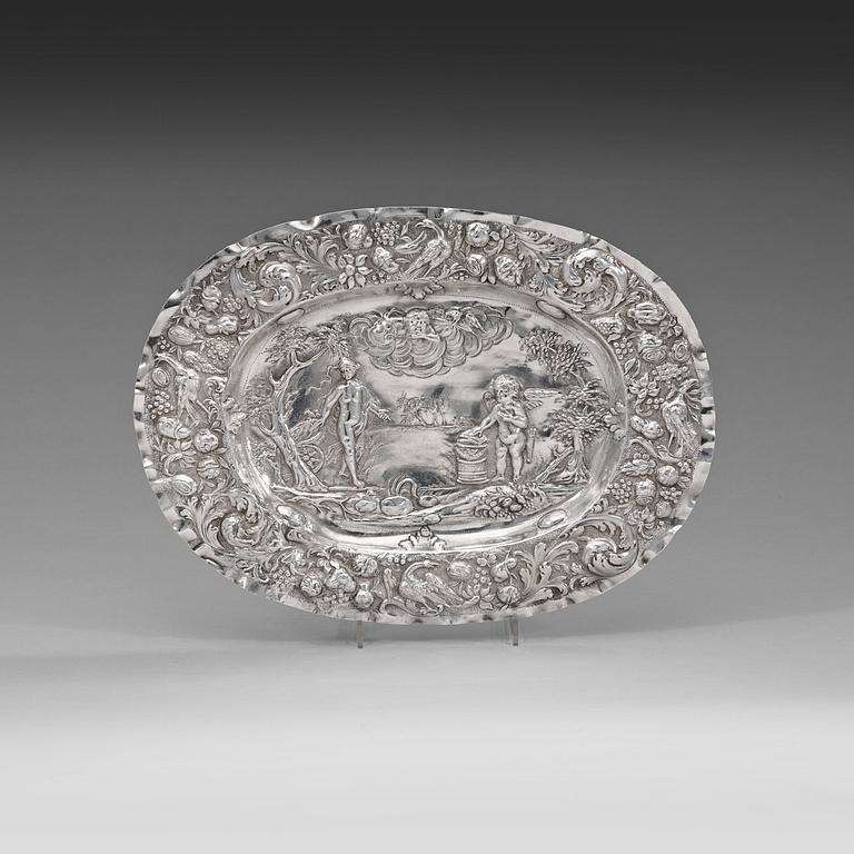 PRESENTERFAT, av Arnold von der Hagen, Norrköping (verksam 1695-1740). Barock.