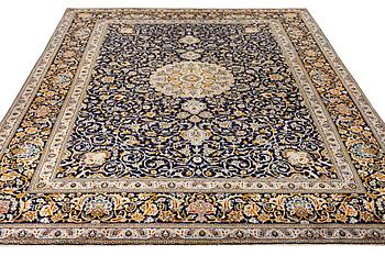 A Kashan carpet, c. 383 x 310 cm.