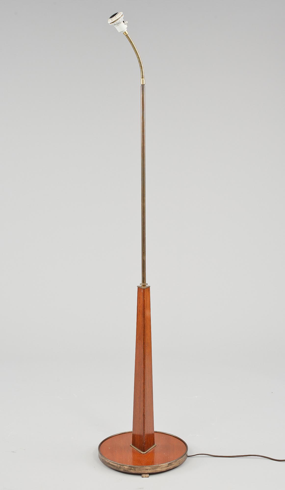 GOLVLAMPA, 1900-talets andra kvartal.